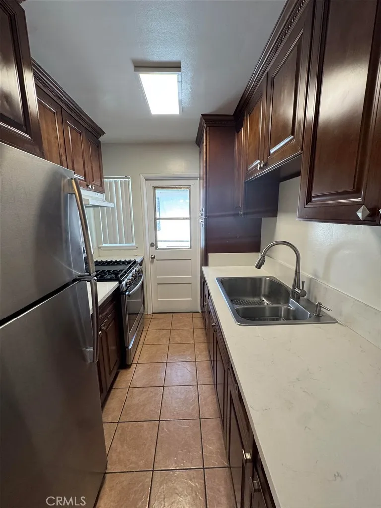 1138 Western Avenue #D Glendale, CA 91201