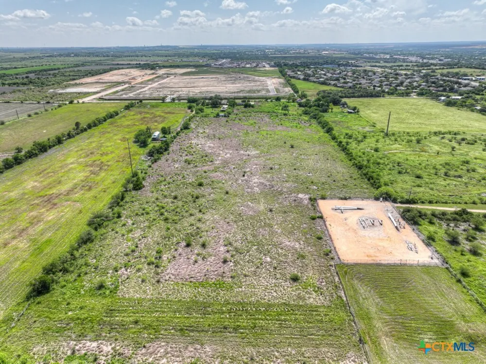 521 Ron Road Marion, TX 78124