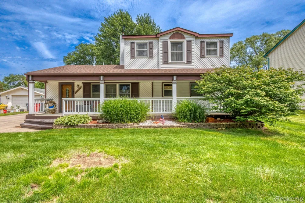39076 Winkler Street Harrison Charter Township, MI 48045