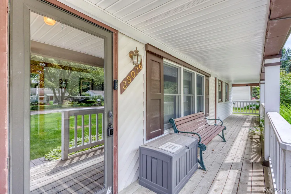 39076 Winkler Street Harrison Charter Township, MI 48045
