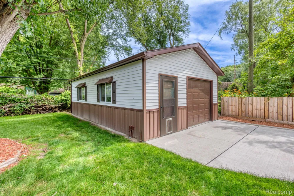 39076 Winkler Street Harrison Charter Township, MI 48045