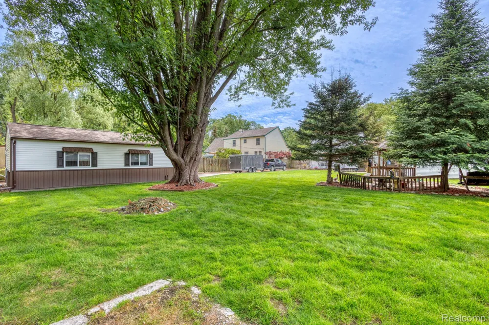 39076 Winkler Street Harrison Charter Township, MI 48045