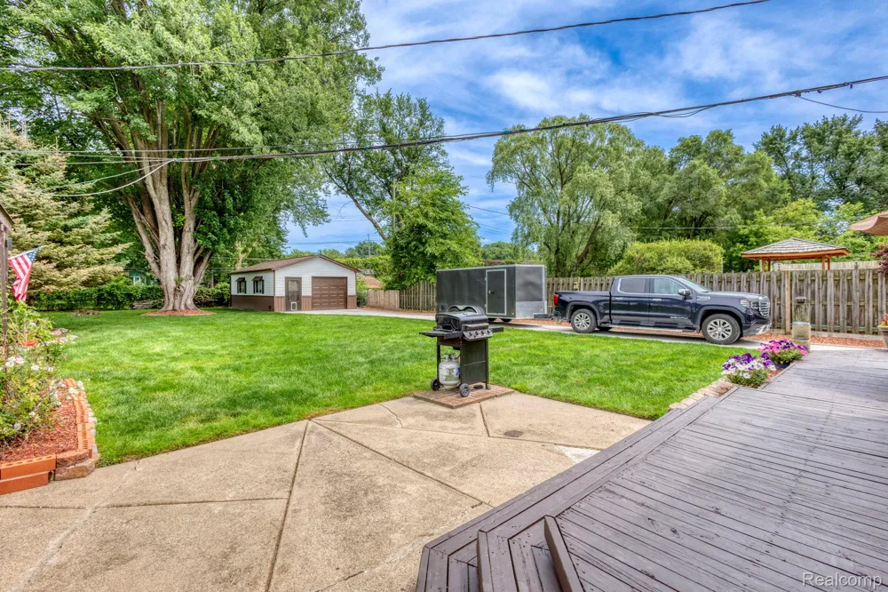 39076 Winkler Street Harrison Charter Township, MI 48045