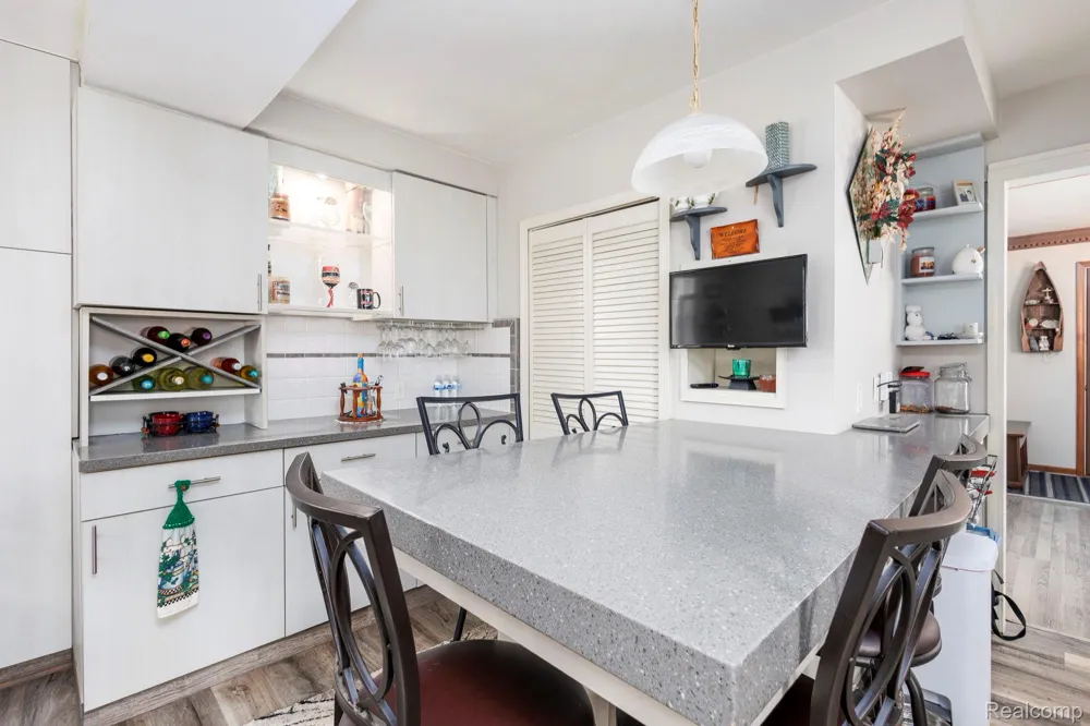 39076 Winkler Street Harrison Charter Township, MI 48045