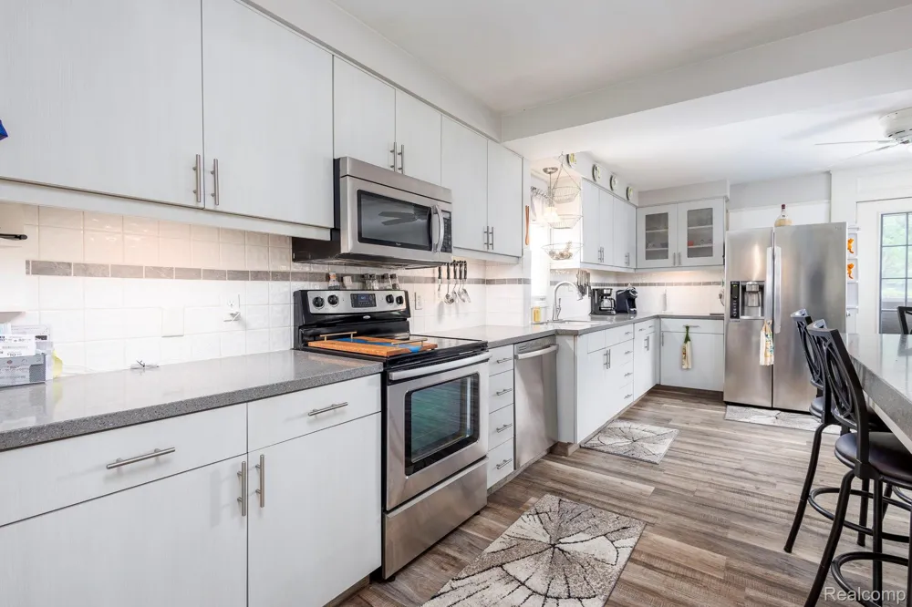 39076 Winkler Street Harrison Charter Township, MI 48045