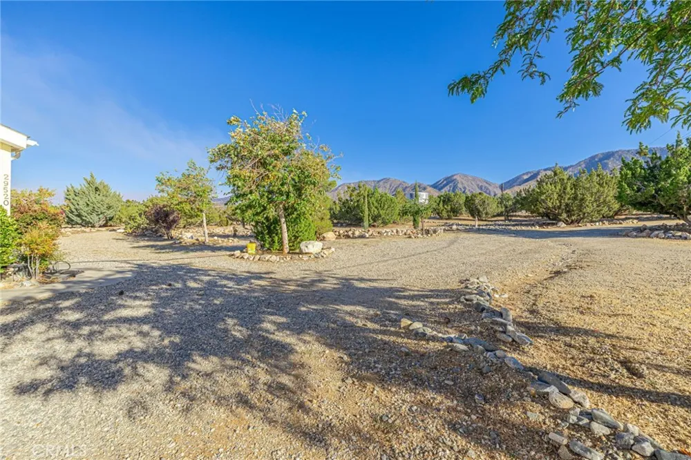 29520 Piani Pearblossom, CA 93553