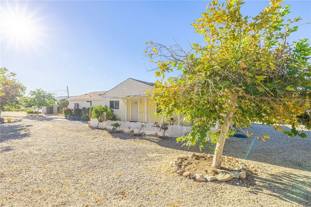 29520 Piani Pearblossom, CA 93553