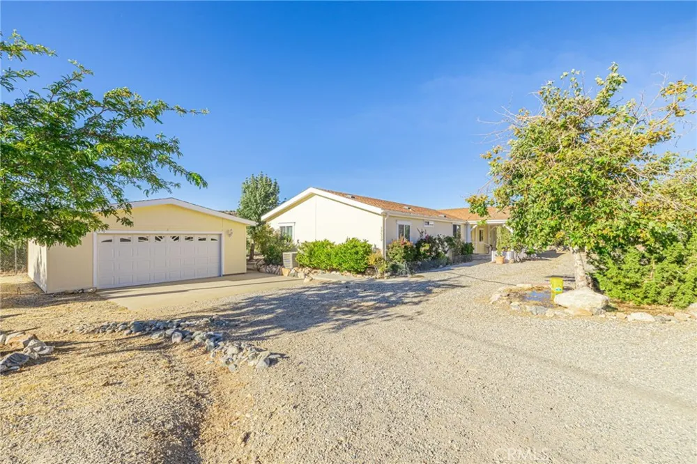 29520 Piani Pearblossom, CA 93553