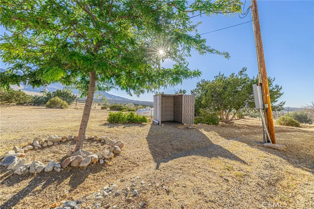 29520 Piani Pearblossom, CA 93553