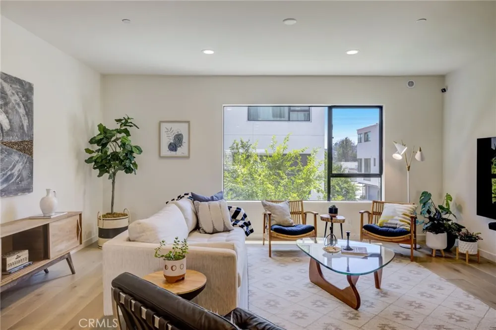 4518 Ayla Lane Eagle Rock, CA 90041