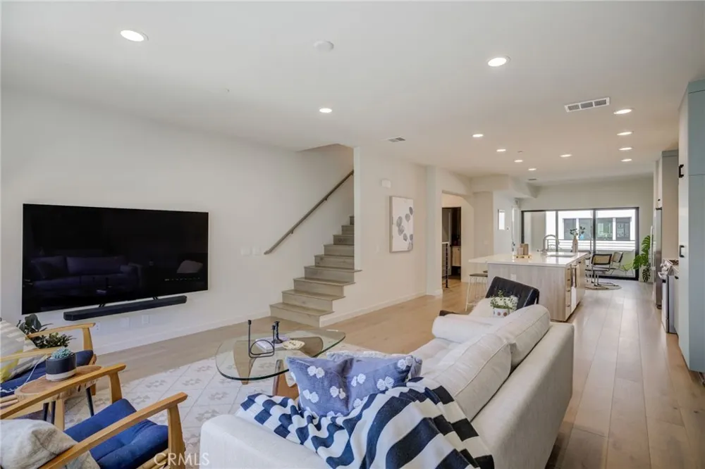 4518 Ayla Lane Eagle Rock, CA 90041