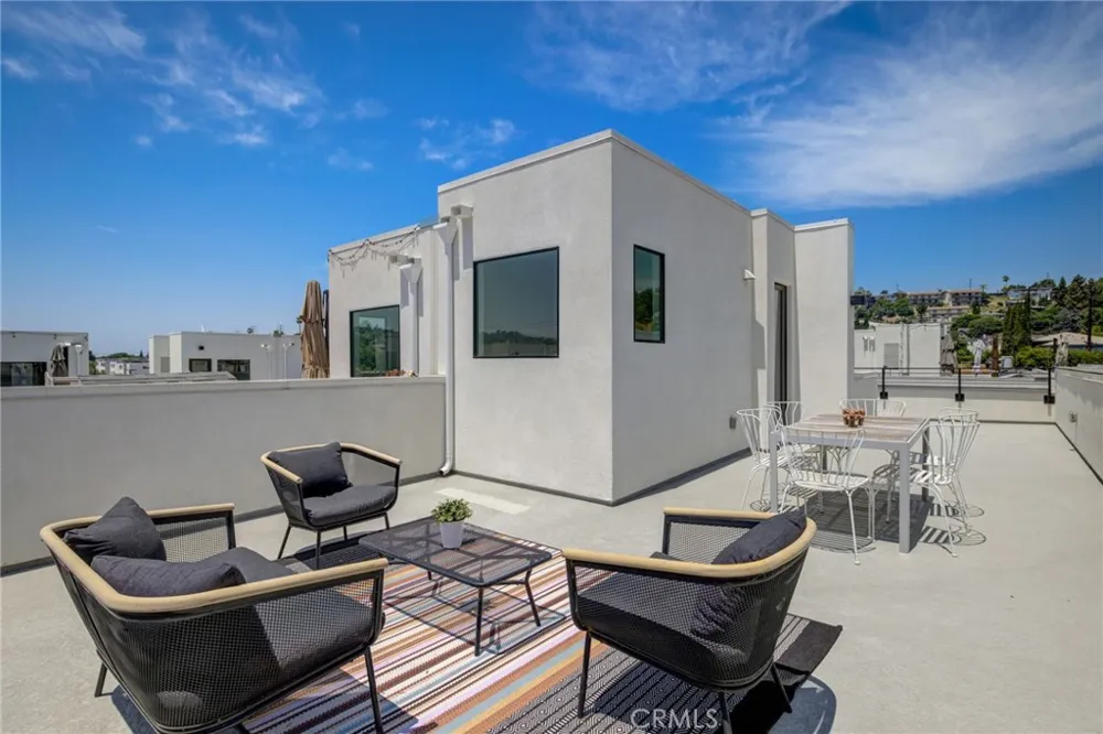 4518 Ayla Lane Eagle Rock, CA 90041