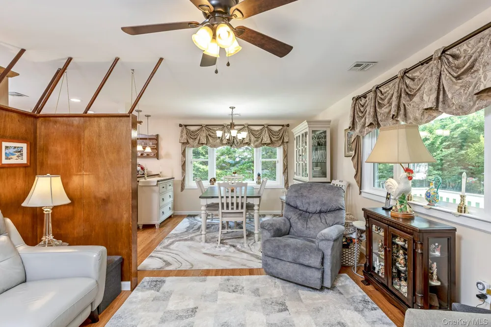 276 Parkway Drive Calverton, NY 11933