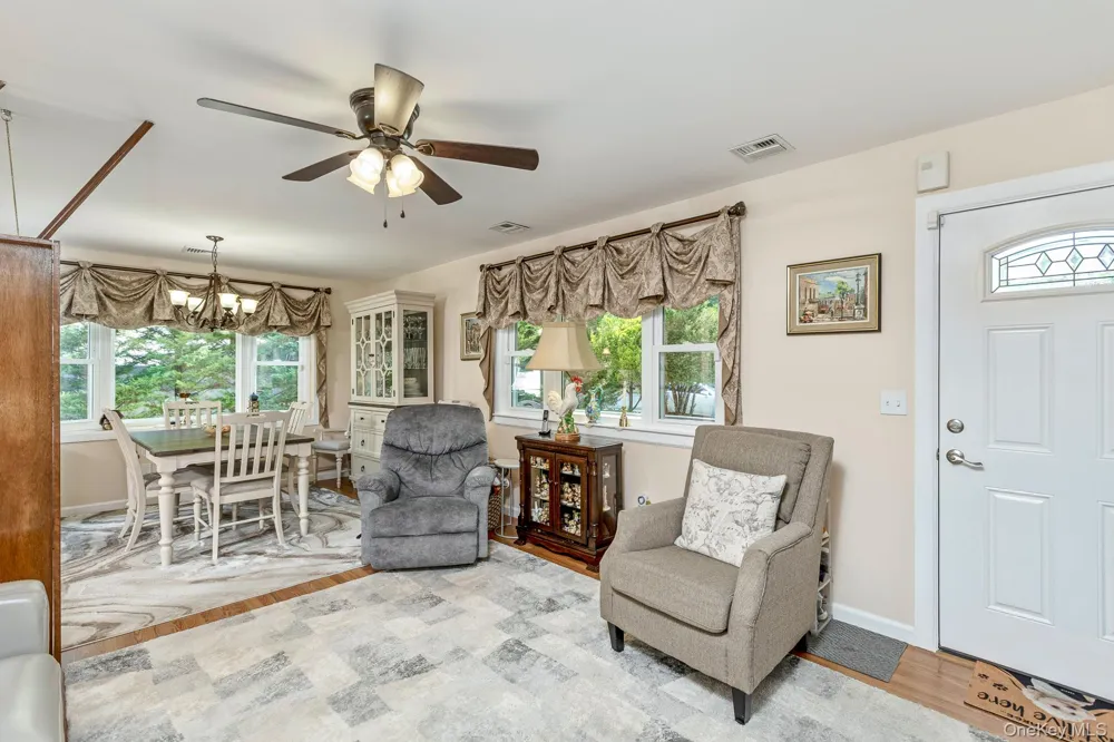276 Parkway Drive Calverton, NY 11933