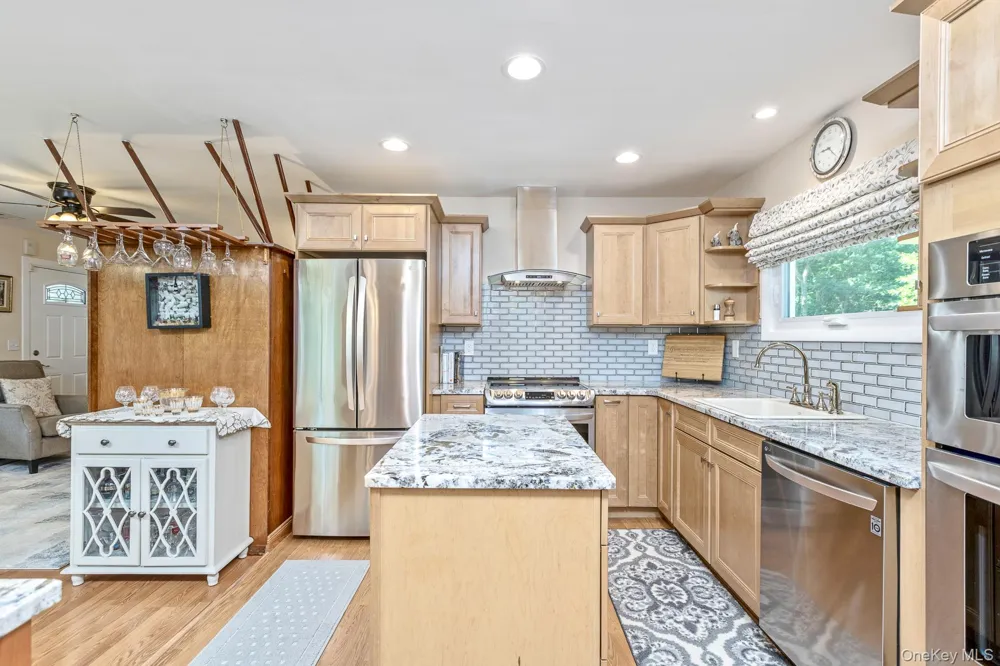 276 Parkway Drive Calverton, NY 11933