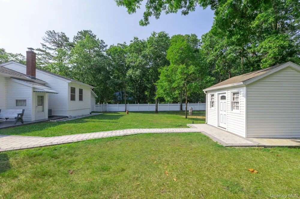 276 Parkway Drive Calverton, NY 11933