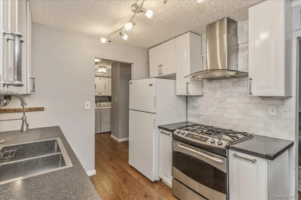 6117 231st Street #2 Oakland Gardens, NY 11364