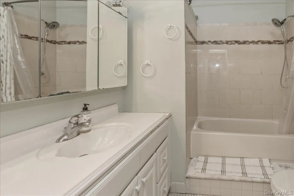 6117 231st Street #2 Oakland Gardens, NY 11364