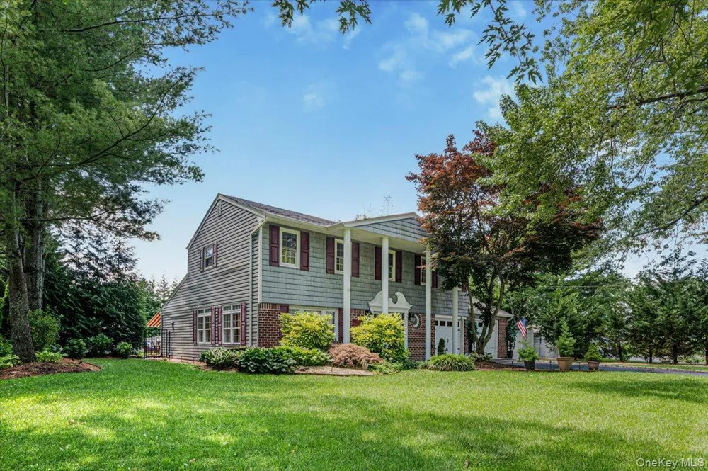 98 Florida Avenue Commack, NY 11725