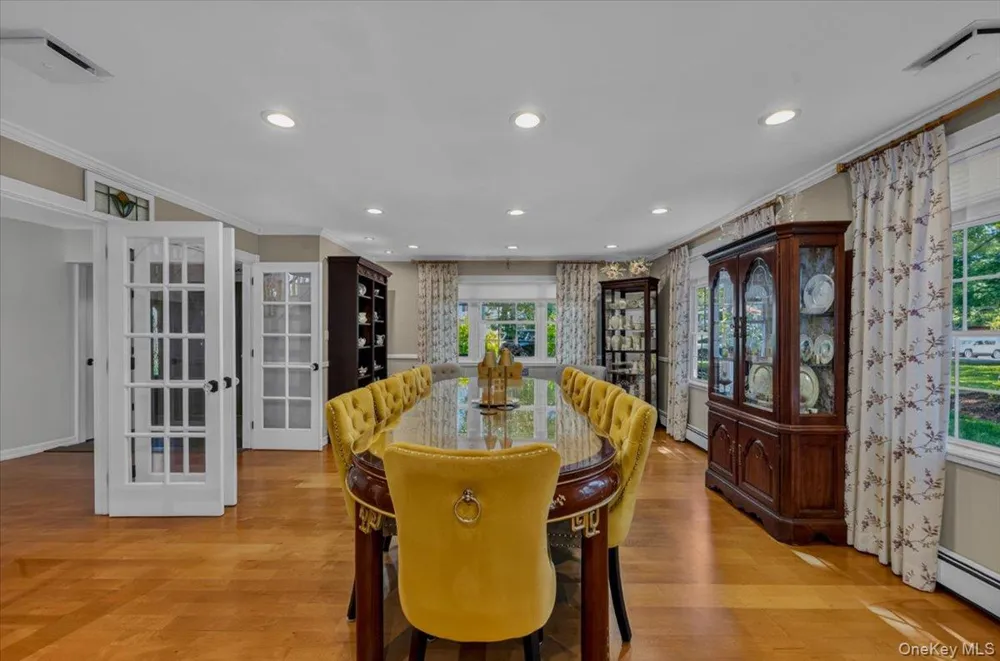 98 Florida Avenue Commack, NY 11725