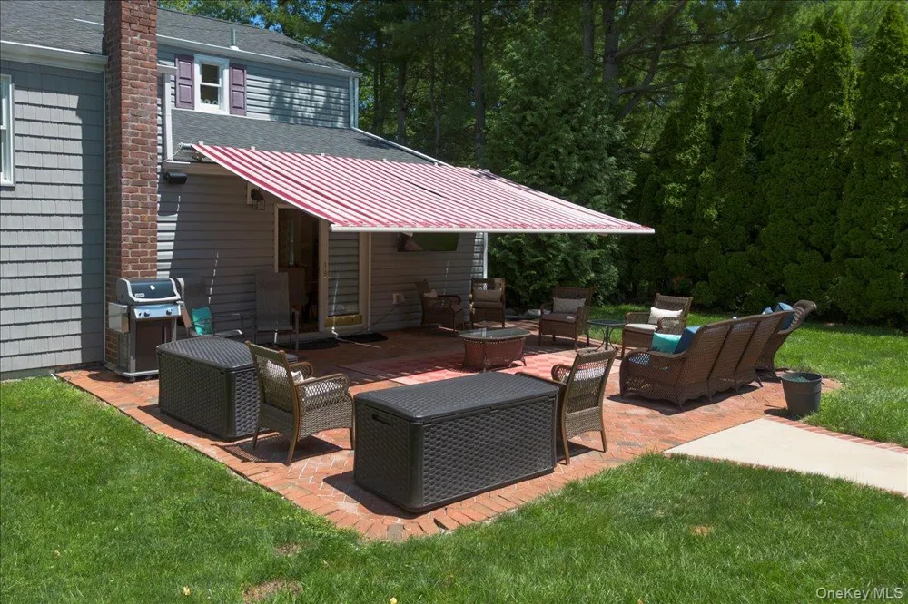 98 Florida Avenue Commack, NY 11725