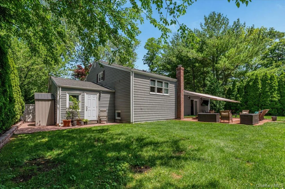 98 Florida Avenue Commack, NY 11725