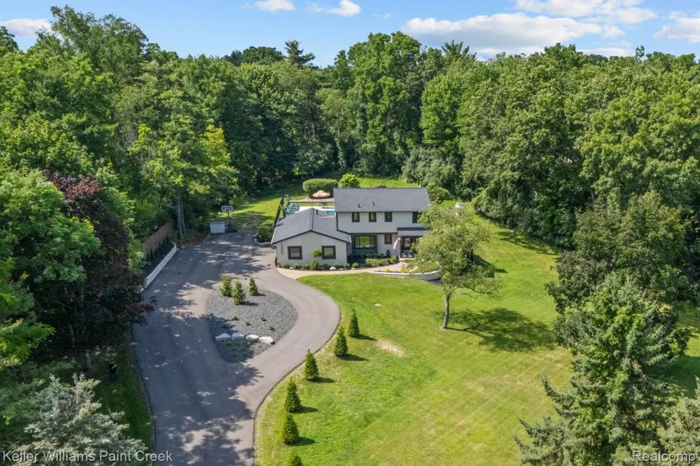 5800 Lockwood Drive Washington Township, MI 48094