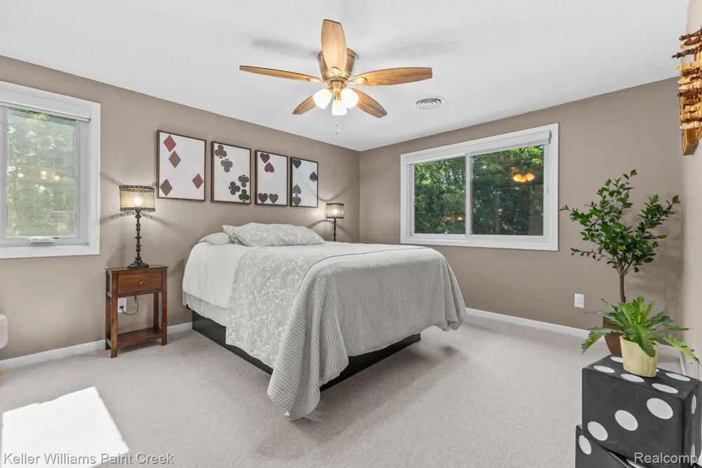 5800 Lockwood Drive Washington Township, MI 48094