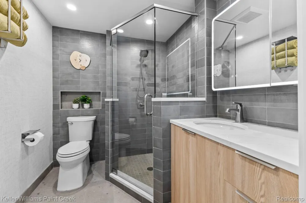 5800 Lockwood Drive Washington Township, MI 48094