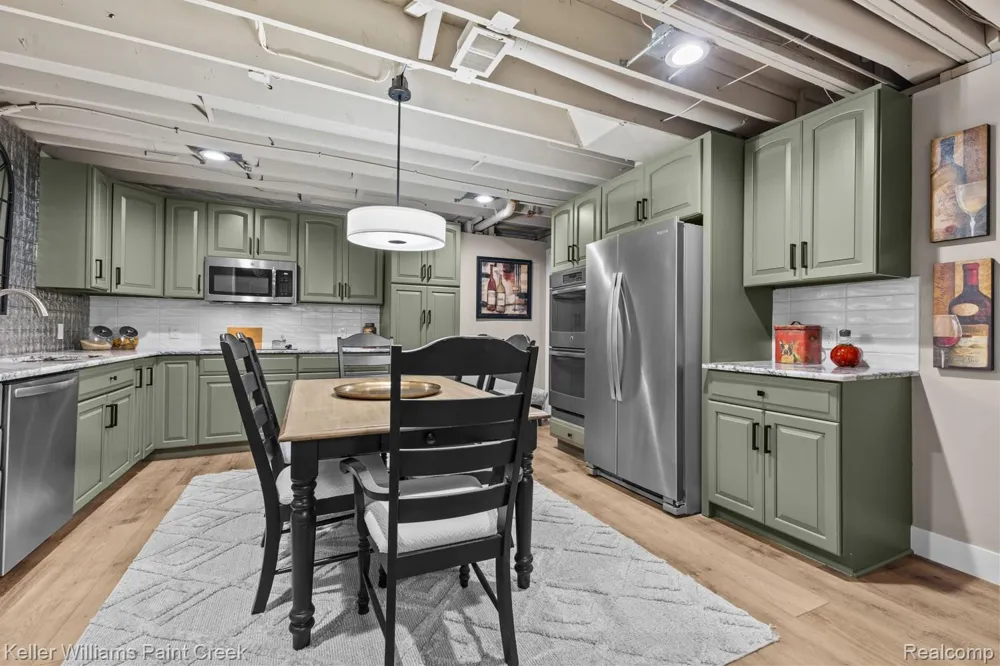 5800 Lockwood Drive Washington Township, MI 48094