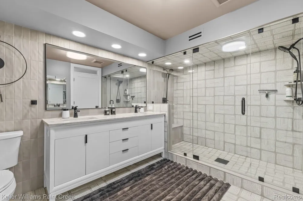 5800 Lockwood Drive Washington Township, MI 48094