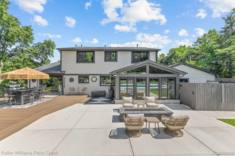 5800 Lockwood Drive Washington Township, MI 48094