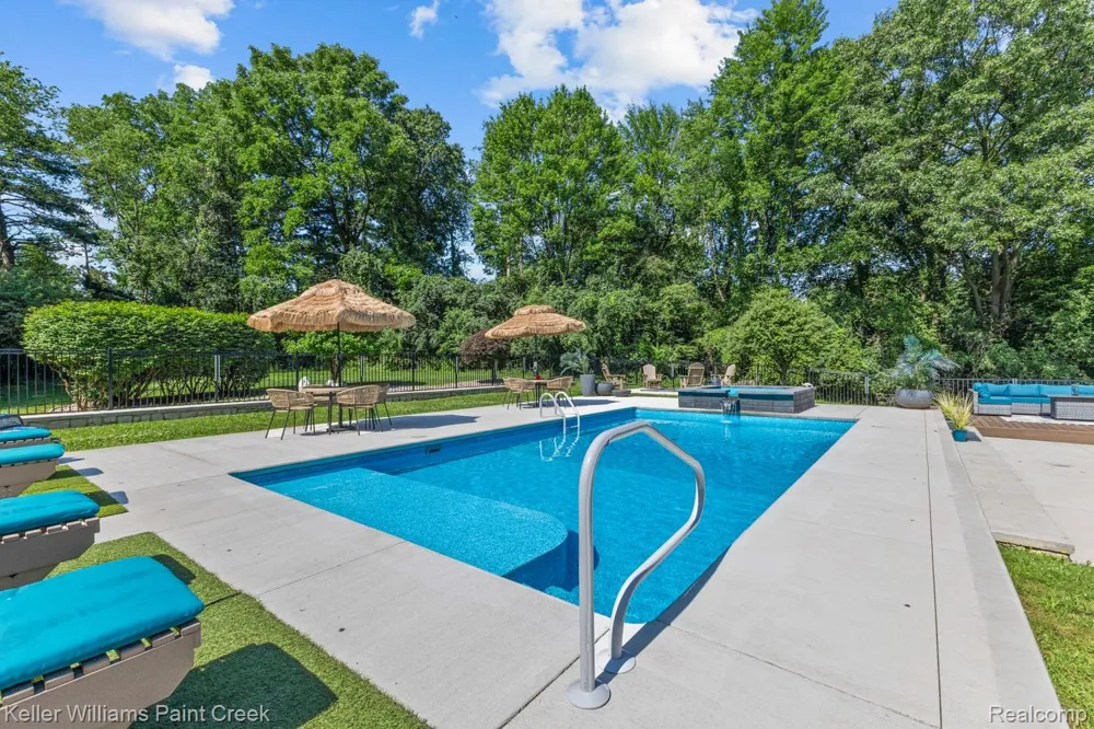 5800 Lockwood Drive Washington Township, MI 48094