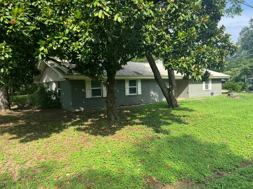 204 Rockdale Street Lexington, TX 78947