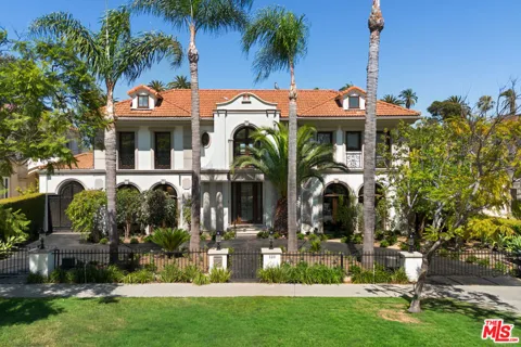 520 Palm Drive