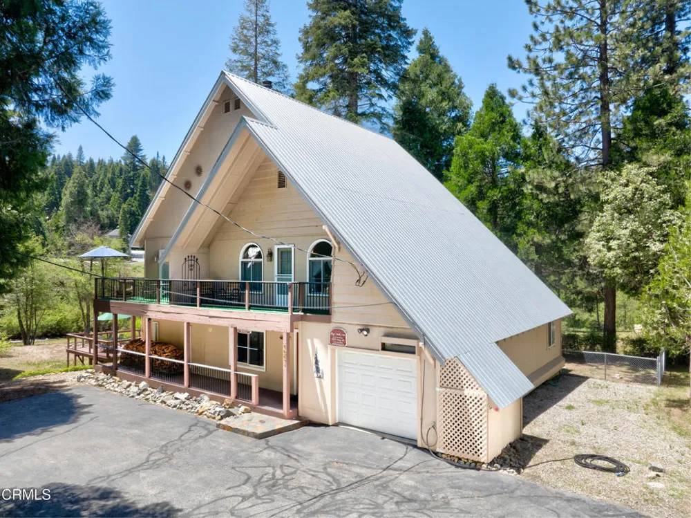1221 Highway 41 Fish Camp, CA 93623