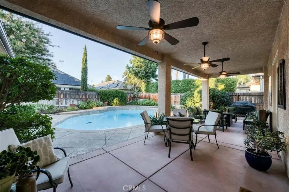 73 W Houston Clovis, CA 93611
