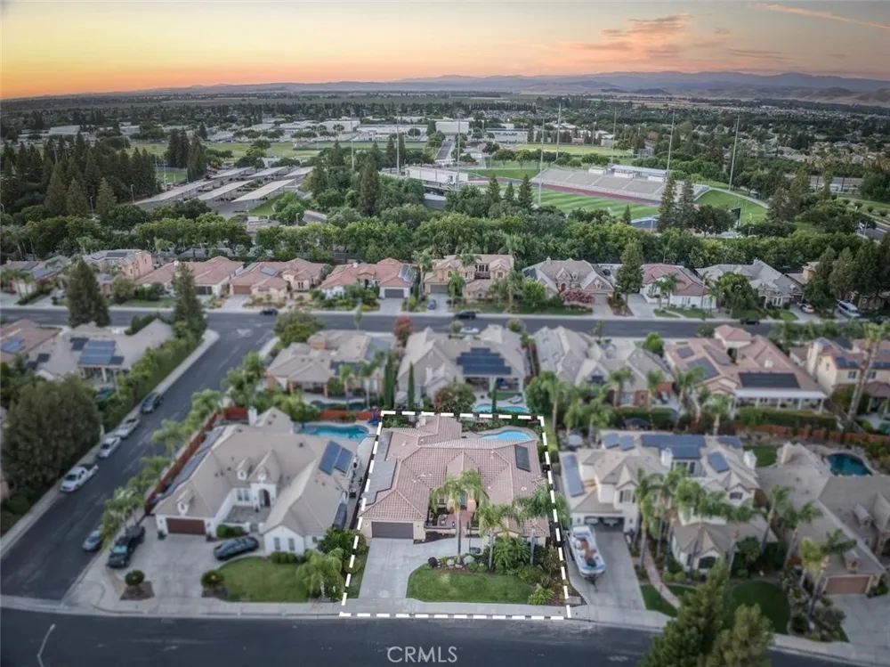 73 W Houston Clovis, CA 93611