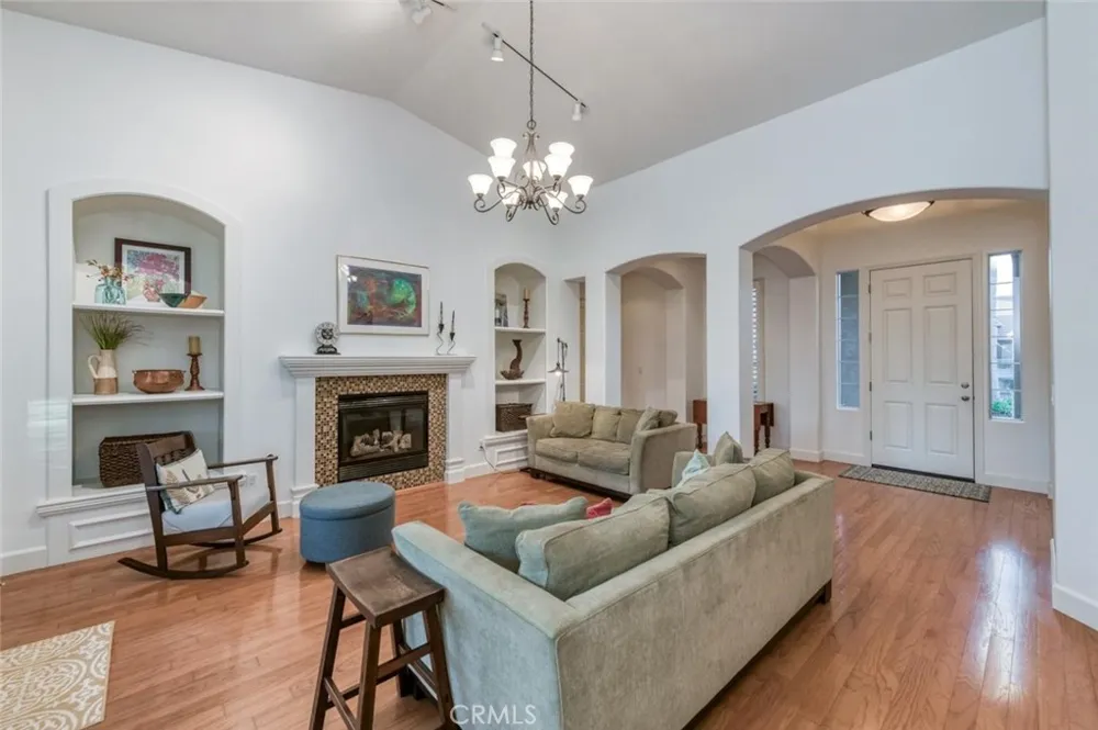 73 W Houston Clovis, CA 93611