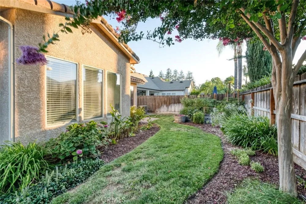 73 W Houston Clovis, CA 93611