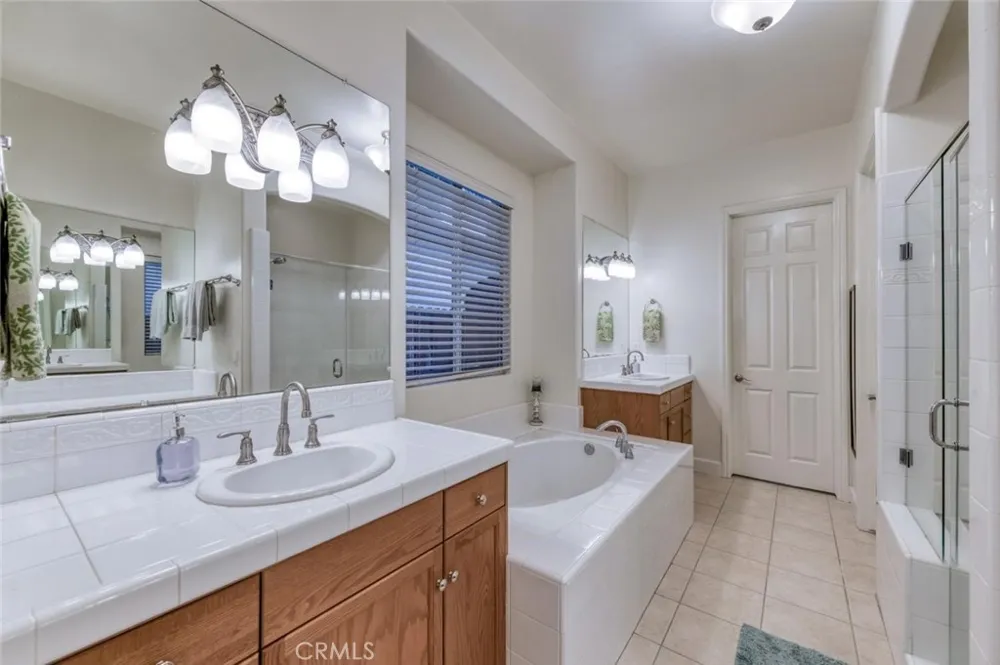 73 W Houston Clovis, CA 93611