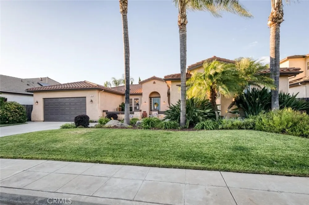 73 W Houston Clovis, CA 93611