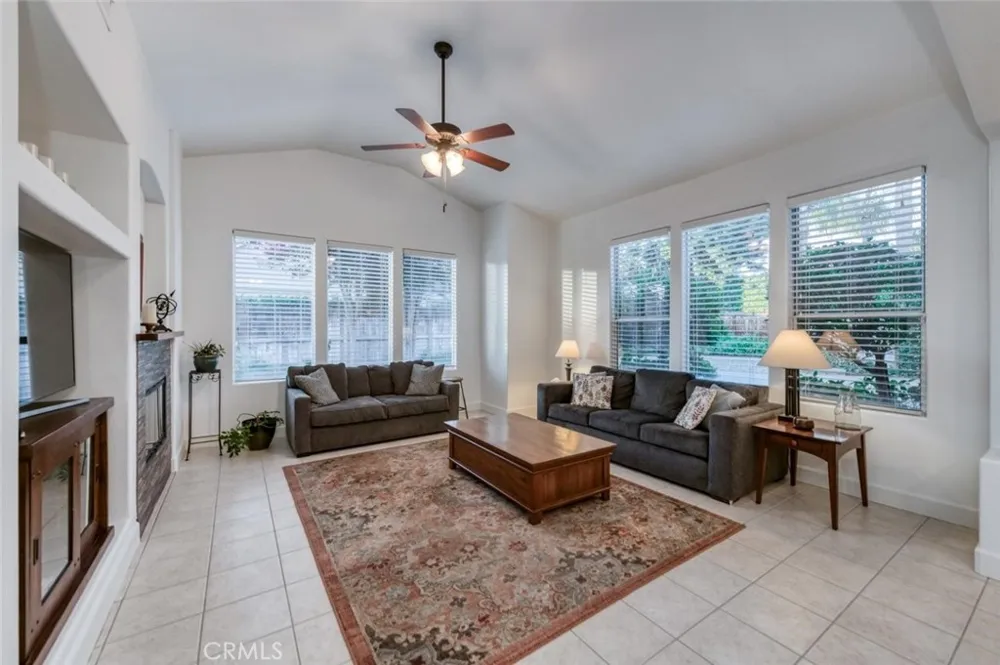 73 W Houston Clovis, CA 93611