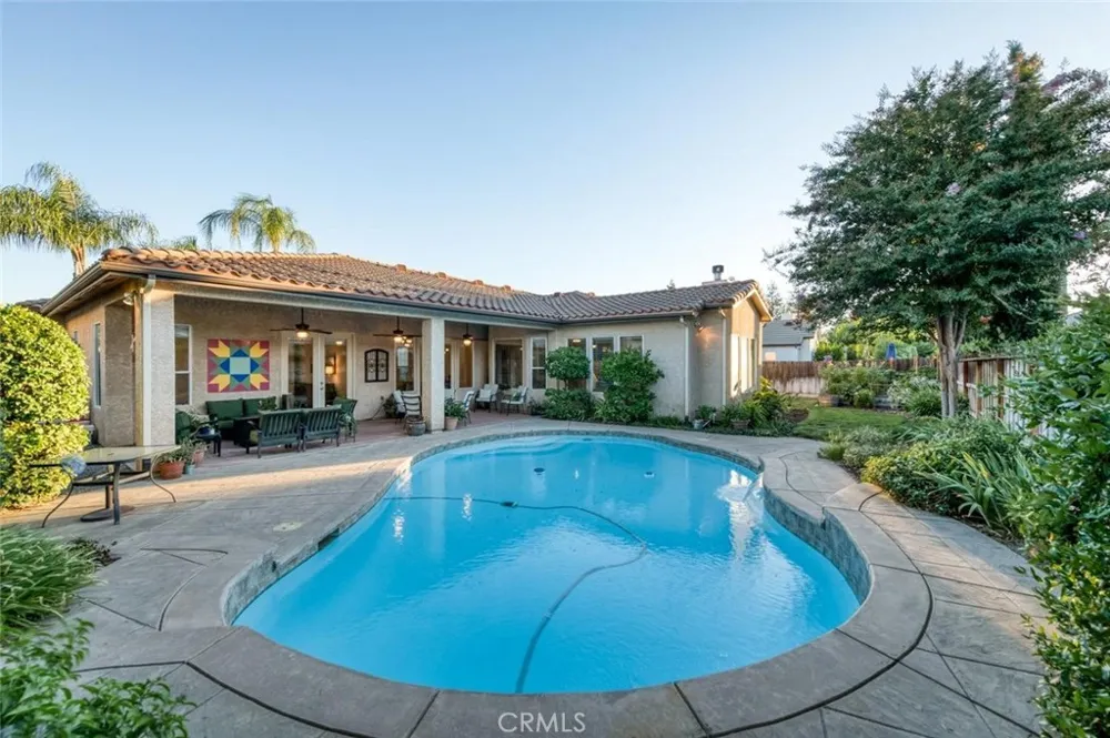 73 W Houston Clovis, CA 93611
