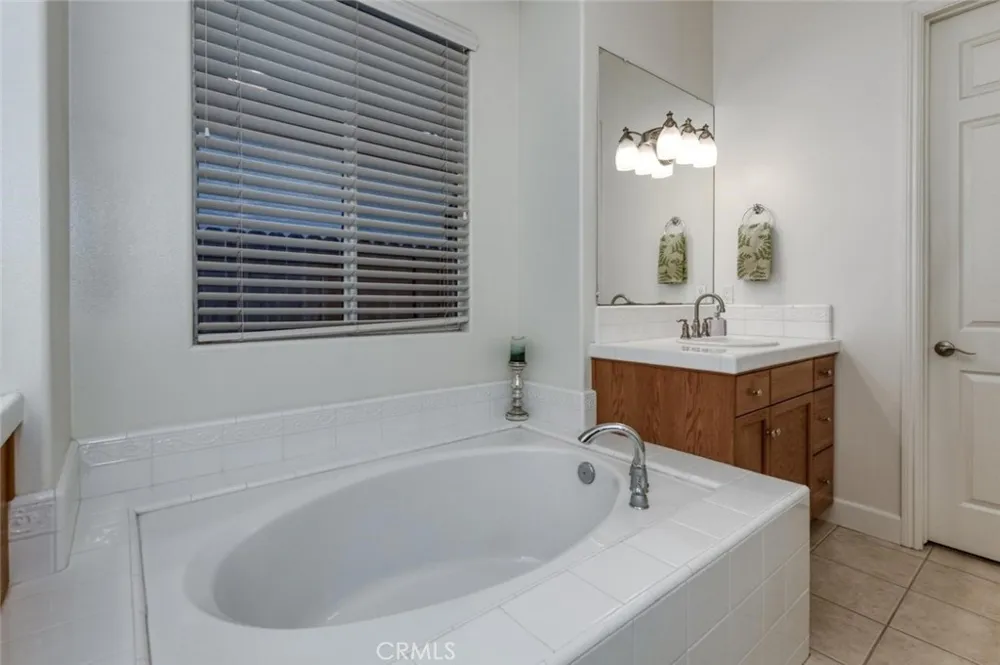 73 W Houston Clovis, CA 93611