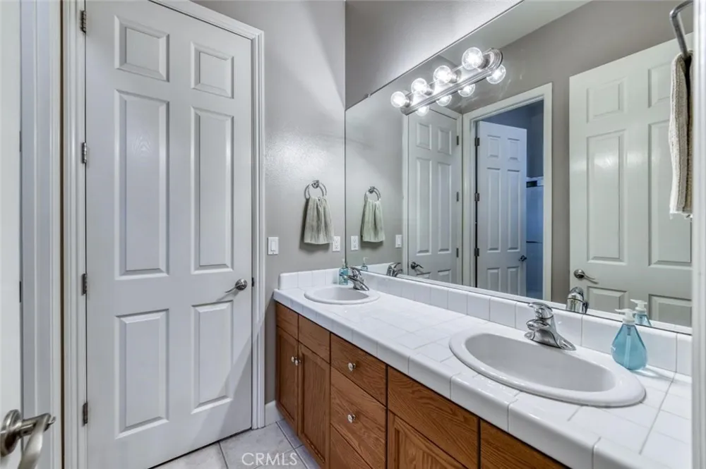 73 W Houston Clovis, CA 93611