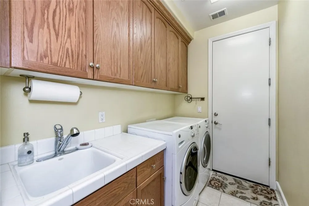 73 W Houston Clovis, CA 93611