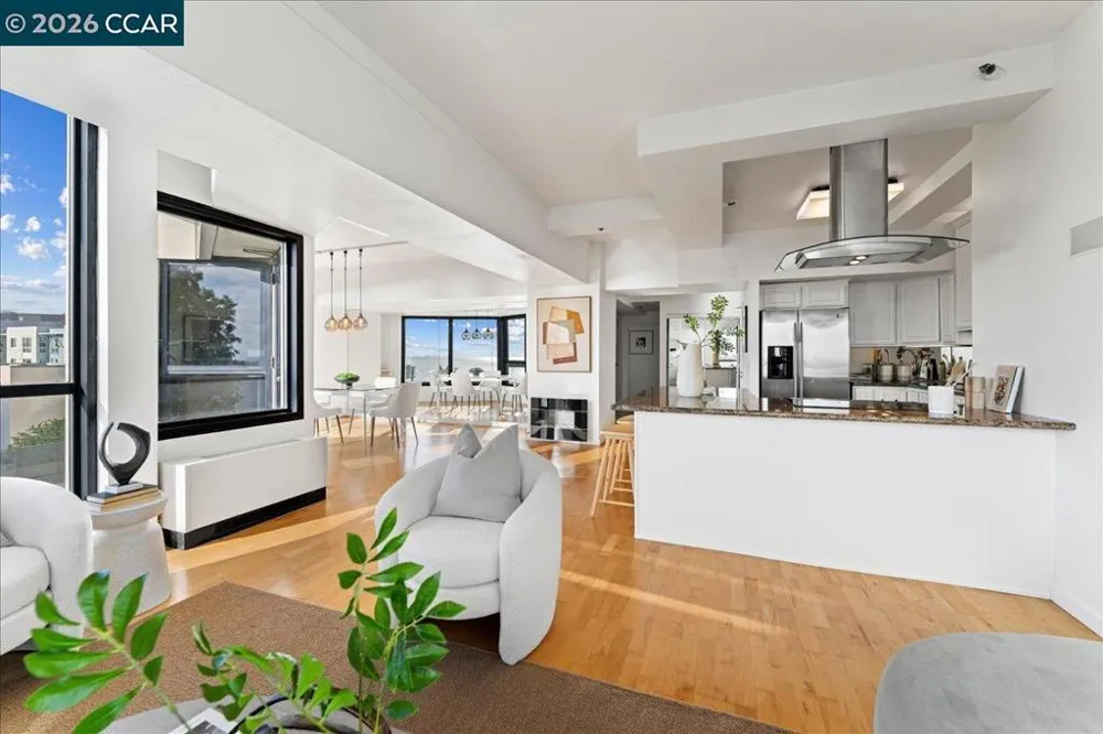 6363 Christie Ave #406 Emeryville, CA 94608