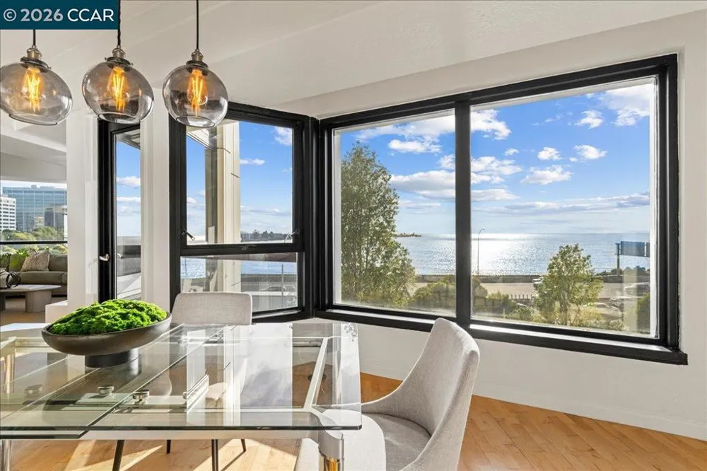 6363 Christie Ave #406 Emeryville, CA 94608