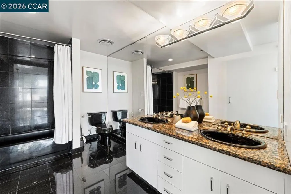 6363 Christie Ave #406 Emeryville, CA 94608